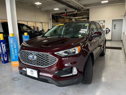 Used 2023 Ford Edge SEL w/ Convenience Package AWD/4WD image 3