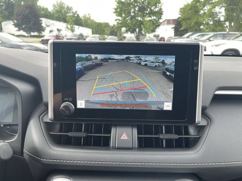 Used 2025 Toyota RAV4 LE AWD/4WD image 18