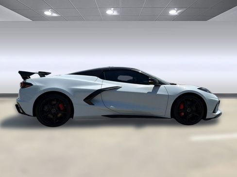 Used 2022 Chevrolet Corvette Stingray Premium Conv w/ Z51 Performance Package RWD image 7