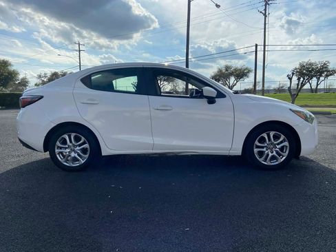 Used 2016 Scion iA image 4