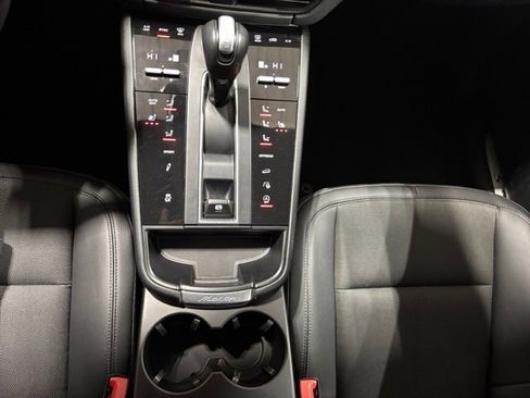 Used 2023 Porsche Macan S image 21