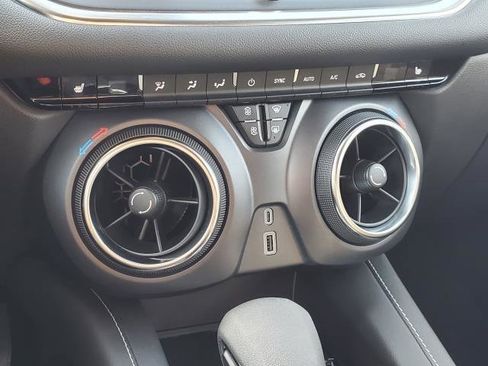 Used 2025 Chevrolet Blazer LT image 19