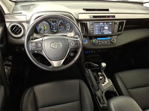 Used 2017 Toyota RAV4 Limited image 2
