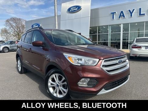 Used 2018 Ford Escape SE image 3