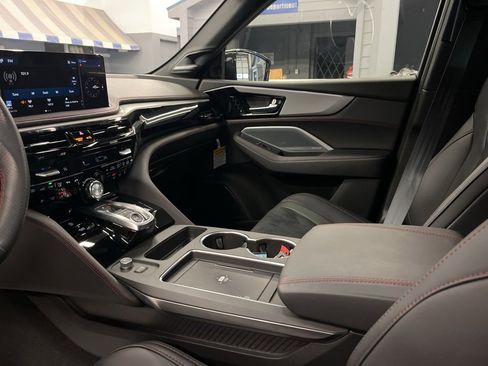 Used 2025 Acura MDX A-Spec image 14