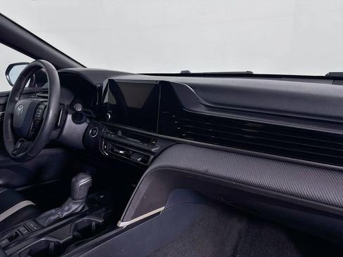 Used 2025 Toyota Camry SE image 48