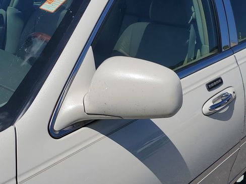 Used 2004 Lincoln Town Car Ultimate image 19