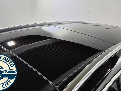 Used 2016 Mercedes-Benz GLC 300 4MATIC w/ Multimedia Package image 10