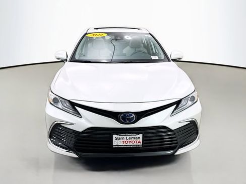Used 2021 Toyota Camry XLE w/ Navigation Upgrade Package image 2