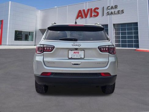 Used 2025 Jeep Compass Limited AWD/4WD image 9