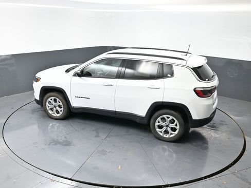 Used 2025 Jeep Compass Latitude image 19