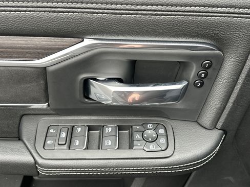 New 2026 RAM 2500 Laramie AWD/4WD image 14