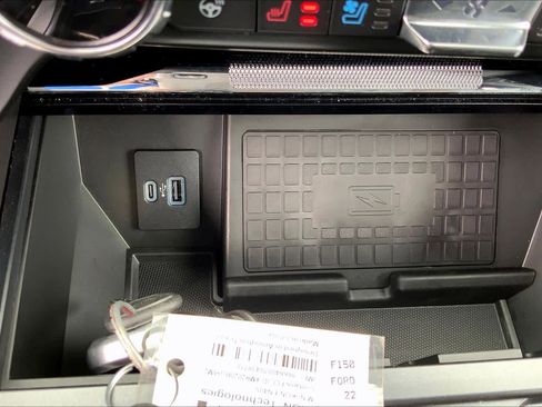 Certified 2022 Ford F150 Platinum w/ Equipment Group 701A High image 32