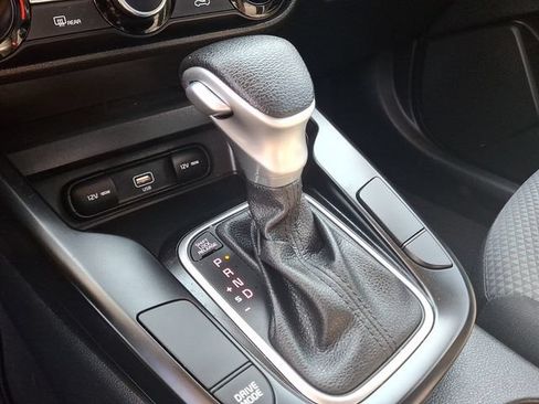 Used 2022 Kia Soul LX w/ Technology Package FWD image 17