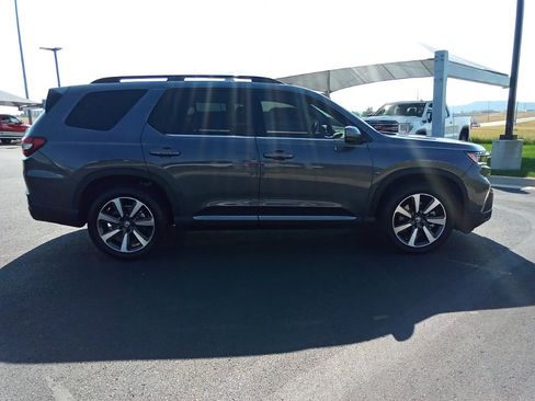 Certified 2025 Honda Pilot Touring image 2