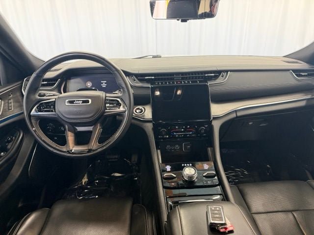 Used 2025 Jeep Grand Cherokee Overland w/ Adv Protech Group III AWD/4WD image 13