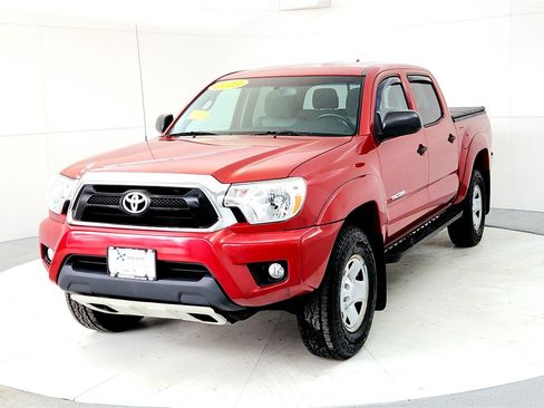 Used 2015 Toyota Tacoma 4x4 Double Cab w/ SR5 Package image 2