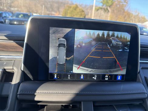 Used 2023 Chevrolet Suburban Z71 w/ Luxury Package image 14