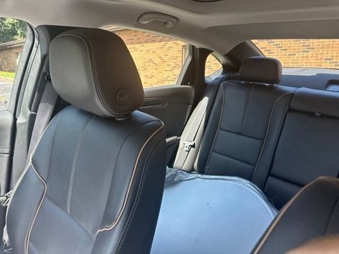 Used 2017 Chevrolet Impala Premier FWD image 4