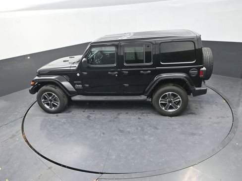 Used 2023 Jeep Wrangler Sahara w/ Cold Weather Group image 18