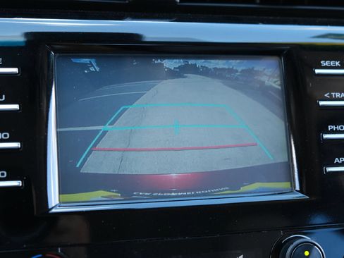 Used 2018 Toyota Camry SE FWD image 21
