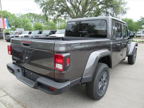 New 2026 Jeep Gladiator Sport AWD/4WD image 7