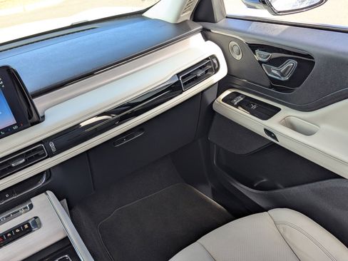 Used 2025 Lincoln Aviator Reserve w/ Illumination Package image 20