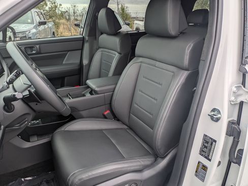 Used 2025 Hyundai Santa Fe Calligraphy image 13