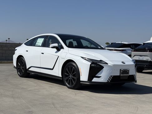 New 2026 Lexus ES 350e FWD image 2
