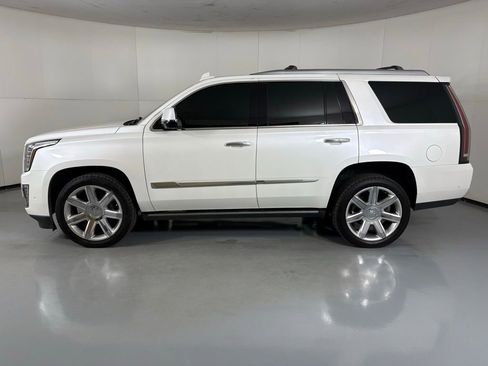 Used 2017 Cadillac Escalade Premium Luxury image 5