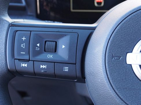 Used 2025 Nissan Kicks SV image 21