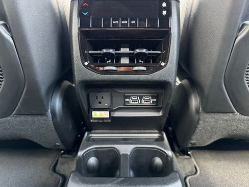 New 2025 Jeep Grand Cherokee L Laredo w/ Luxury Tech Group I image 30