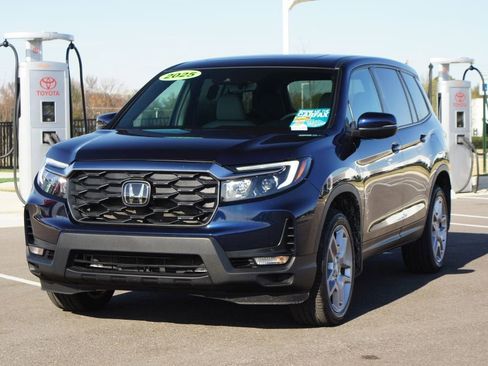Used 2025 Honda Passport EX-L image 23