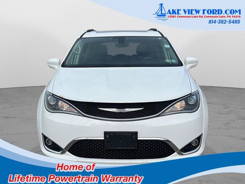 Used 2019 Chrysler Pacifica Touring-L Plus w/ Tire & Wheel Group FWD image 19