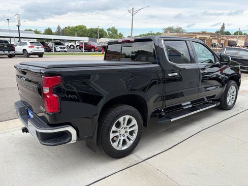 Used 2023 Chevrolet Silverado 1500 LTZ AWD/4WD image 5