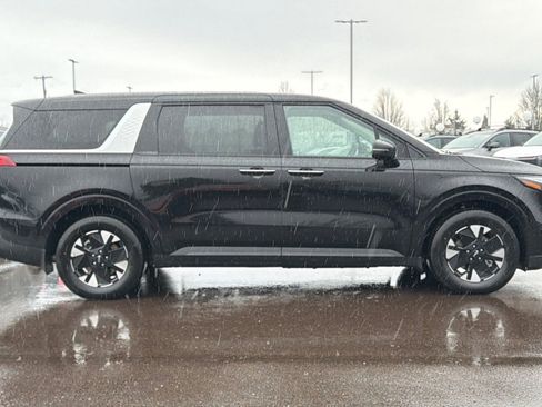 New 2026 Kia Carnival LXS image 4