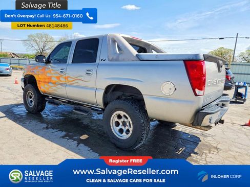 Used 2004 Chevrolet Avalanche 4x4 w/ Preferred Equipment Group image 3