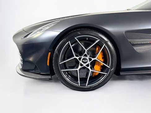 Used 2025 Aston Martin Vanquish RWD image 27