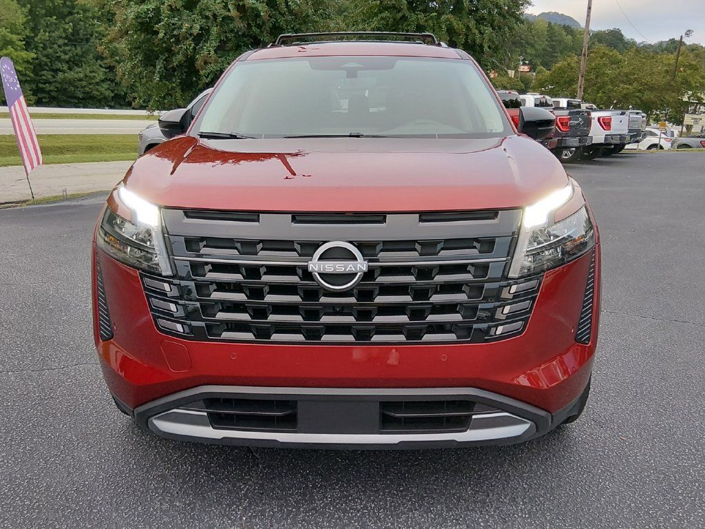 Used 2026 Nissan Pathfinder SL w/ SL Premium Package FWD image 9