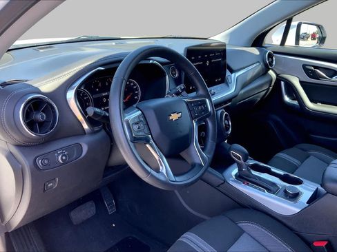 Used 2025 Chevrolet Blazer LT AWD/4WD image 18
