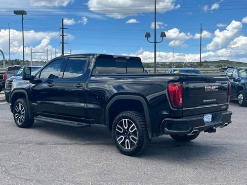 Used 2022 GMC Sierra 1500 AT4 w/ AT4 Preferred Package AWD/4WD image 3
