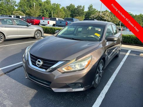 Used 2016 Nissan Altima 2.5 SV w/ Convenience Package FWD image 11