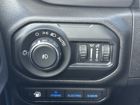 Used 2021 Jeep Wrangler Unlimited Rubicon 4xe w/ Cold Weather Group AWD/4WD image 15