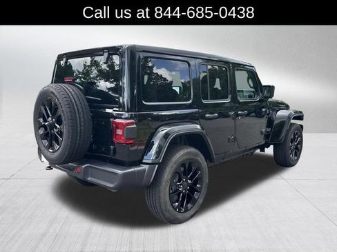 Certified 2025 Jeep Wrangler Unlimited Sahara w/ Safety Group AWD/4WD image 5