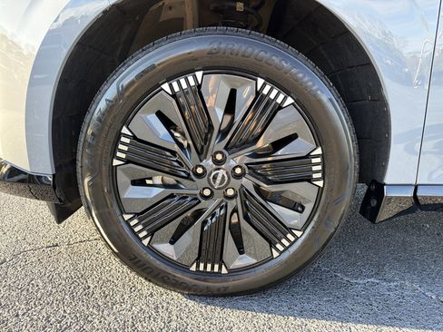 Used 2025 Nissan Murano Platinum w/ Cargo Package image 11