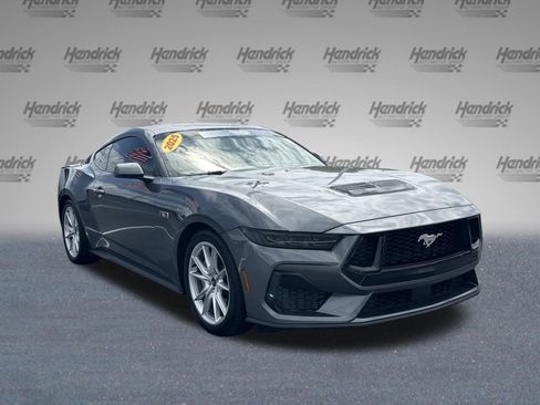Used 2025 Ford Mustang GT Premium RWD image 2