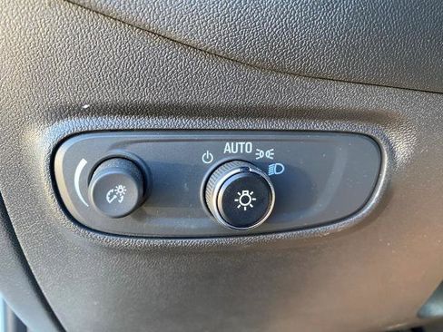 Used 2023 Chevrolet Equinox LT w/ Driver Convenience Package image 17