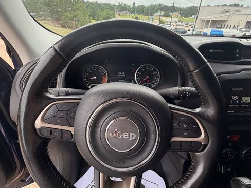 Used 2017 Jeep Renegade Limited AWD/4WD image 12