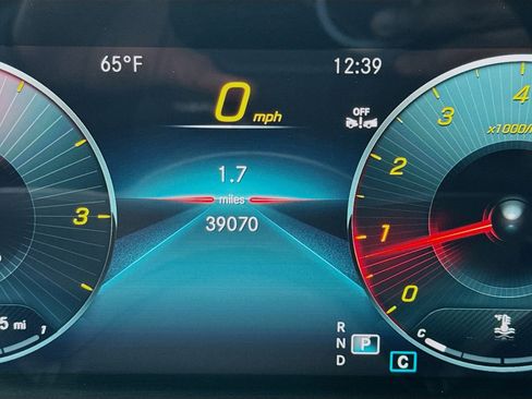 Used 2023 Mercedes-Benz GLB 250 4MATIC image 8