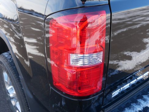 Used 2019 GMC Sierra 3500 Denali w/ Duramax Plus Package image 17